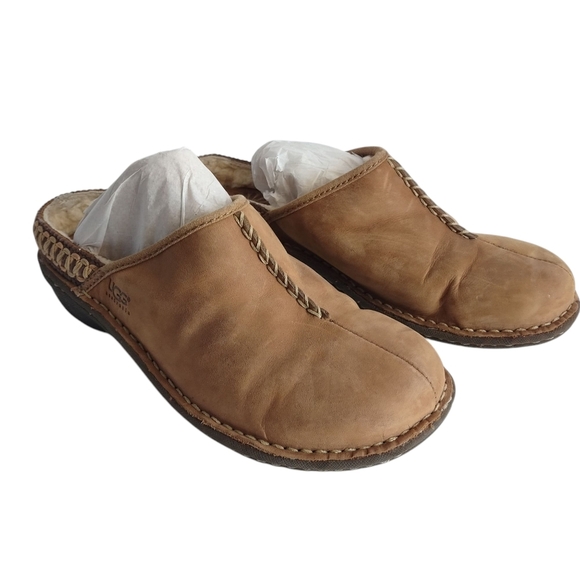 UGG Shoes - UGG Australia SN5135 Mule Clog Womens Brown Sheepskin/Shearling Lined Sz 7